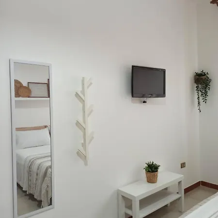 Civico 27 招待所 3*